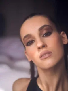 Achieve a Flawless Base: A 5-Step Makeup Tutorial for 2025 - Cover Image