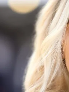 How to Apply False Lashes: 5 Easy Steps for Beginners (2025 Tutorial) - Cover Image