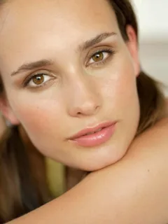 Achieve the No-Makeup Look: Tutorial for 2025's Natural Complexion - Cover Image