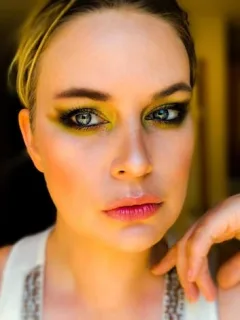 The Ultimate Eyeshadow Guide: Tutorials for Every Eye Color - Cover Image