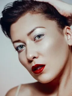 Mastering the Art of Blending: Your Ultimate Makeup Tutorial for a Seamless Finish - Cover Image