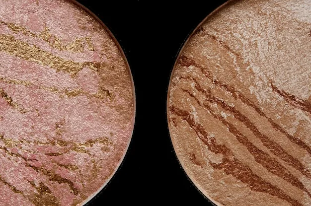 A split image showing the difference between properly blended bronzer (left) and poorly blended, streaky bronzer (right), highlighting the importance of seamless blending.