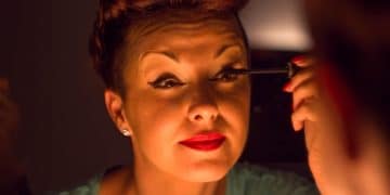 Highlighting 101: Easy Makeup Tutorial for a Natural Glow - Cover Image