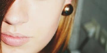The Ultimate Guide to Eyeliner: Long-Lasting Wings Tutorial - Cover Image