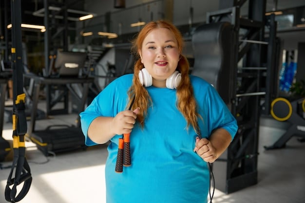 A plus-size woman smiling confidently while lifting weights at the gym, demonstrating strength and body positivity.