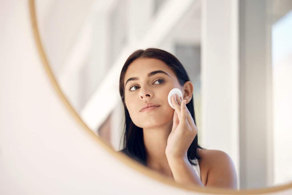 Oily Skin Solutions: Control Shine and Prevent Acne